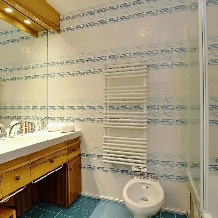 Confort Et Aux Pieds A 1850 Avec Wi-fi Et Parking - Fr-1-575-207