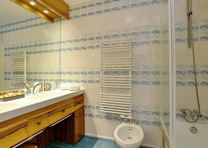 Confort Et Aux Pieds A 1850 Avec Wi-fi Et Parking - Fr-1-575-207